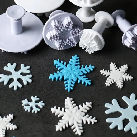 3-Piece Snowflake Fondant Molds & Cutters - Perfect for Christmas Cake Decorating!