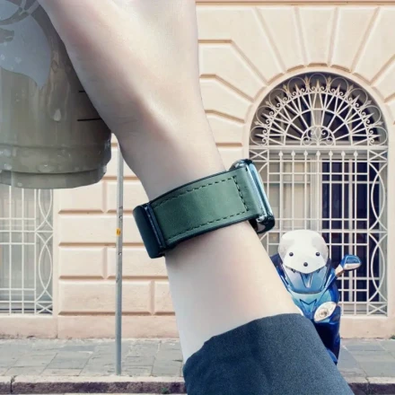 1pc Universal Silicone Watch Band with Magnetic Clasp, Leather Pattern, Compatible with Huawei, Samsung, Apple, Xiaomi Smartwatches - No Battery Required