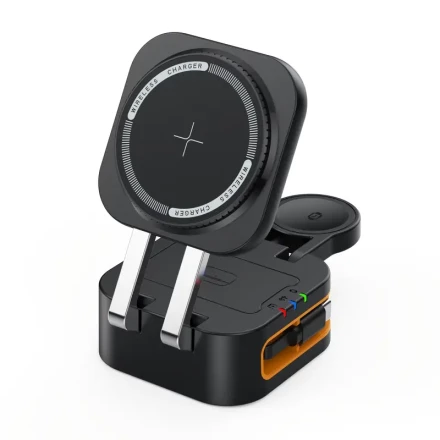 Portable and foldable charger with USB-C retractable cable, 15W fast charging, magnetic wireless charging station, all-in-one charger, compatible with iPhone 15/14/13/12 Pro Max, Apple Watch Series 9/8/7/SE/6/5/4/3/2, and AirPods 3/2/ Pro