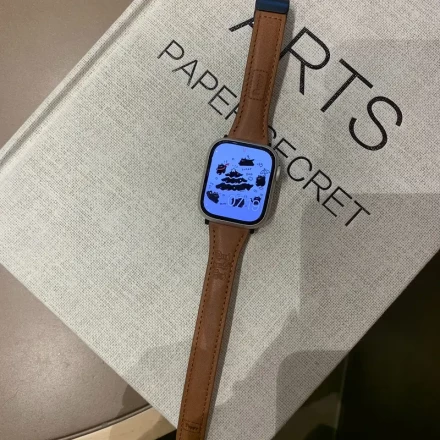 Casual Dog Cartoon Leather Magnetic Strap Suitable for iWatch s10 Strap 42mm/46mm Suitable for iwatchs8 Strap Leather s7 Magnetic Snap s9 Apple s6 Watch s5s4s3 Girls Strap for applewatchs8 High-end Women's Strap for iphonewatchse2