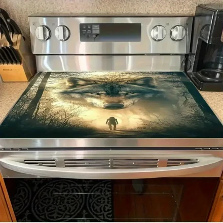 A Wild Wolf-Themed Gas Stove Protector - Heat-Resistant And Scratch-Proof, Featuring a Mysterious Wolf Eye Design, Easy to Clean, Adding a Touch of Wild Charm to The Kitchen.