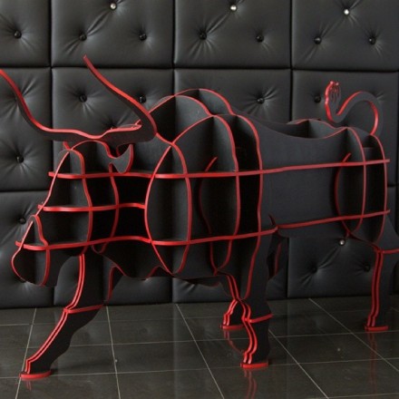 Multifunctional Bull Shelf