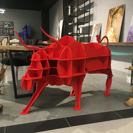 Multifunctional Bull Shelf