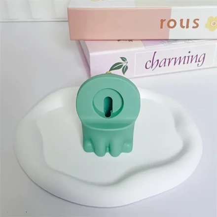 1pc Silicone 3D Animal Design Wireless Charging Stand for Apple Watch, Compatible with 38/41/42/44/45/46/49mm iWatch Series 7/8/9/SE/10, Non-Water Resistant Charging Dock for Baseball Fans