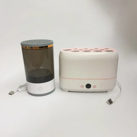 2-in-1 Electric Makeup Brush Cleaner and Dryer: Clean and Dry Your Brushes with Ease - Perfect for Your Birthday Gift!