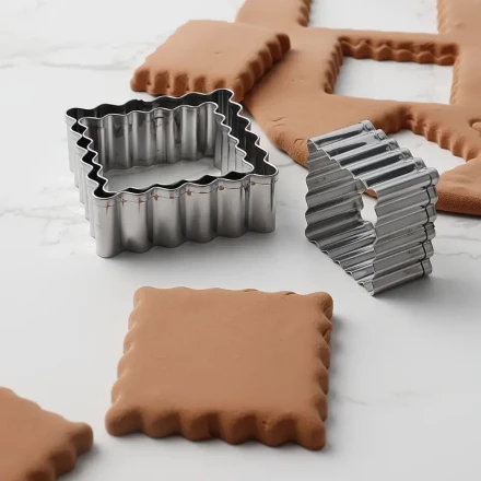 Classic Cookie Cutter Set with Three Pieces, Featuring Lace Rectangular Wavy Mini Crisp Baking Molds.