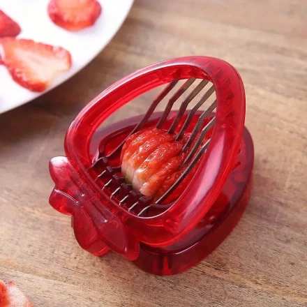 Red Strawberry Slicer Tool – Easy-to-Use Kitchen Gadget for Perfectly Sliced Strawberries, Cakes, and Fruit Platters, Durable PP Material, Manual Operation, No Batteries Required, Strawberry Accessories