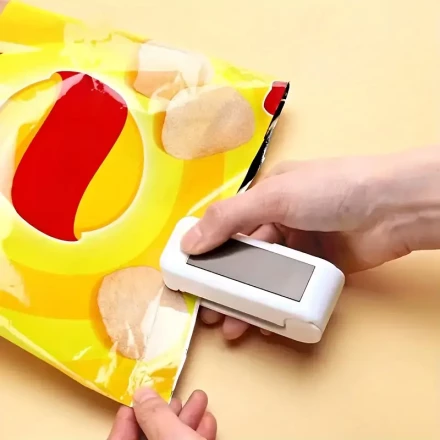 1pc Portable Bag Heat Sealer, Plastic Package Storage Bag Snack Sealer Clip Mini Sealing Machine Handy Sticker Seal For Food Snack Gadgets