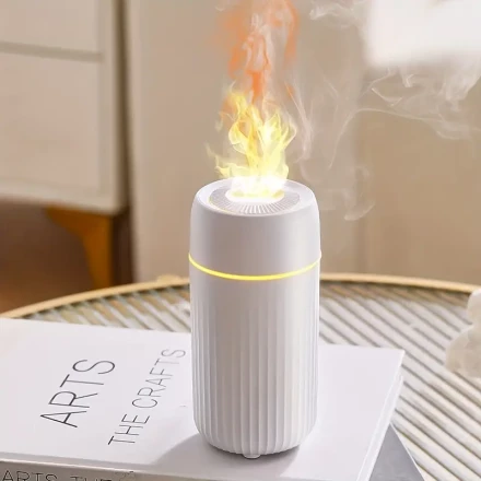 1pc General USB Car Aroma Humidifier, Home Small Portable Desktop Humidifier, Simulation Flame with Colorful Atmosphere Light, Suitable for Vehicles, Homes, Offices And Bedrooms