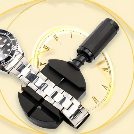 Observe The Steel Strap Pin Remover, a Tool for Adjusting The Length of Steel Watch Straps, Cutting Chains, And Modifying Watch Bands.
